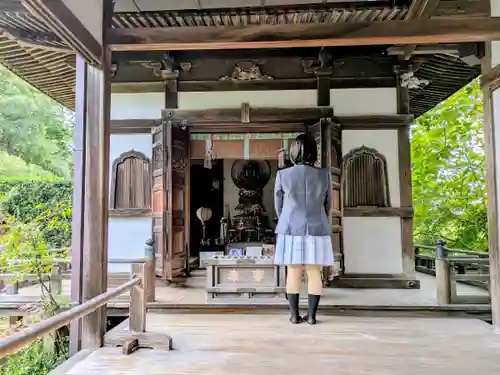 長岳寺の本殿・本堂