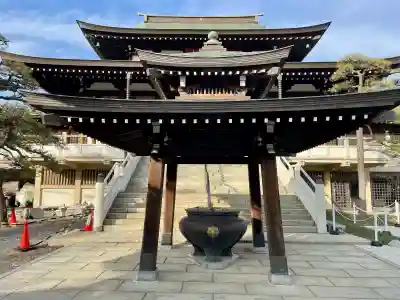 萬満寺の{uncategorized: "未分類", other: "その他", undefined: "問題あり", building: "その他建物", grave: "お墓", sacred_gate: "鳥居", guardian: "狛犬", statue: "像", buddha: "仏像", history: "歴史", nature: "自然", garden: "庭園", animal: "動物", pagoda: "塔", temizu: "手水舎", mountain_gate: "山門・神門", sanctuary: "本殿・本堂", subordinate: "末社・摂社", art: "芸術", scenery: "景色", jizo: "地蔵", ema: "絵馬", goshuin: "御朱印", omikuji: "おみくじ", items: "授与品その他", amulet: "お守り", goshuincho: "御朱印帳", eats: "食事", festival: "お祭り", votive_dance: "神楽", shichigosan: "七五三参", wedding: "結婚式", experience: "体験その他", initially: "初詣", around: "周辺", anti_infection: "感染症対策"}