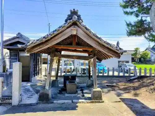彦九田神社の手水舎
