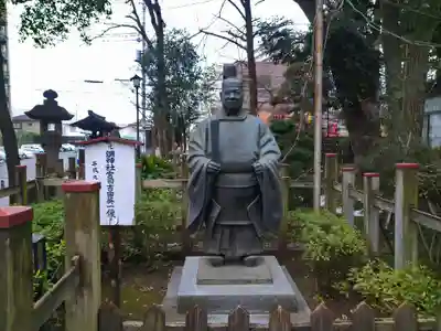 調神社の像