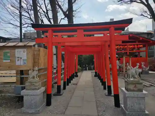 蛇窪神社の{uncategorized: "未分類", other: "その他", undefined: "問題あり", building: "その他建物", grave: "お墓", sacred_gate: "鳥居", guardian: "狛犬", statue: "像", buddha: "仏像", history: "歴史", nature: "自然", garden: "庭園", animal: "動物", pagoda: "塔", temizu: "手水舎", mountain_gate: "山門・神門", sanctuary: "本殿・本堂", subordinate: "末社・摂社", art: "芸術", scenery: "景色", jizo: "地蔵", ema: "絵馬", goshuin: "御朱印", omikuji: "おみくじ", items: "授与品その他", amulet: "お守り", goshuincho: "御朱印帳", eats: "食事", festival: "お祭り", votive_dance: "神楽", shichigosan: "七五三参", wedding: "結婚式", experience: "体験その他", initially: "初詣", around: "周辺", anti_infection: "感染症対策"}