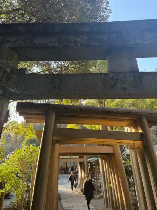 銭洗弁財天宇賀福神社の{uncategorized: "未分類", other: "その他", undefined: "問題あり", building: "その他建物", grave: "お墓", sacred_gate: "鳥居", guardian: "狛犬", statue: "像", buddha: "仏像", history: "歴史", nature: "自然", garden: "庭園", animal: "動物", pagoda: "塔", temizu: "手水舎", mountain_gate: "山門・神門", sanctuary: "本殿・本堂", subordinate: "末社・摂社", art: "芸術", scenery: "景色", jizo: "地蔵", ema: "絵馬", goshuin: "御朱印", omikuji: "おみくじ", items: "授与品その他", amulet: "お守り", goshuincho: "御朱印帳", eats: "食事", festival: "お祭り", votive_dance: "神楽", shichigosan: "七五三参", wedding: "結婚式", experience: "体験その他", initially: "初詣", around: "周辺", anti_infection: "感染症対策"}