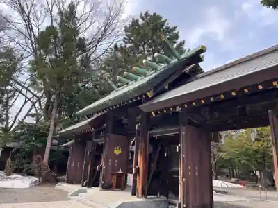 琴似神社の山門・神門