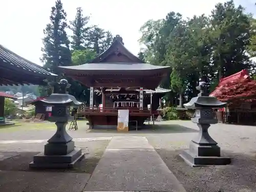 北東本宮小室浅間神社の本殿