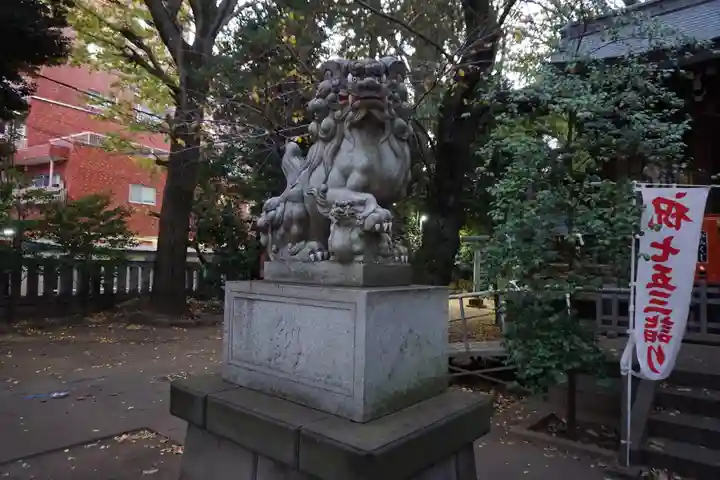 神明氷川神社の狛犬