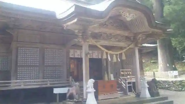 行縢神社の建物その他