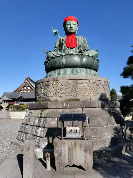 善光寺の{uncategorized: "未分類", other: "その他", undefined: "問題あり", building: "その他建物", grave: "お墓", sacred_gate: "鳥居", guardian: "狛犬", statue: "像", buddha: "仏像", history: "歴史", nature: "自然", garden: "庭園", animal: "動物", pagoda: "塔", temizu: "手水舎", mountain_gate: "山門・神門", sanctuary: "本殿・本堂", subordinate: "末社・摂社", art: "芸術", scenery: "景色", jizo: "地蔵", ema: "絵馬", goshuin: "御朱印", omikuji: "おみくじ", items: "授与品その他", amulet: "お守り", goshuincho: "御朱印帳", eats: "食事", festival: "お祭り", votive_dance: "神楽", shichigosan: "七五三参", wedding: "結婚式", experience: "体験その他", initially: "初詣", around: "周辺", anti_infection: "感染症対策"}