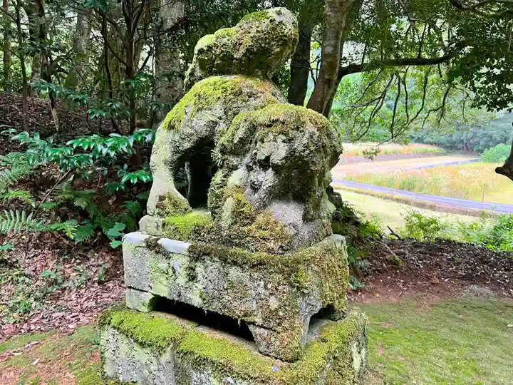 阿奈志神社の狛犬