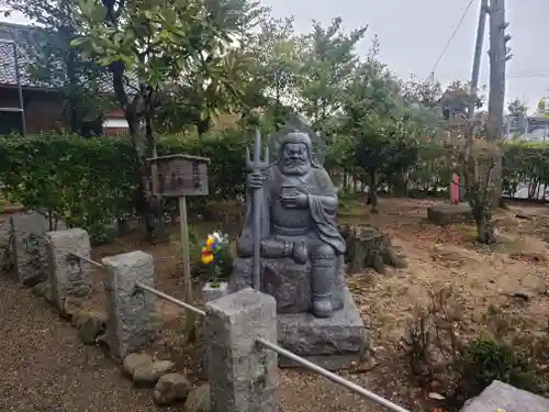 御沢神社の像