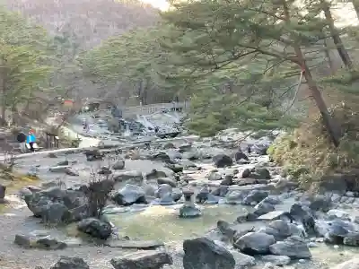 草津穴守稲荷神社の{uncategorized: "未分類", other: "その他", undefined: "問題あり", building: "その他建物", grave: "お墓", sacred_gate: "鳥居", guardian: "狛犬", statue: "像", buddha: "仏像", history: "歴史", nature: "自然", garden: "庭園", animal: "動物", pagoda: "塔", temizu: "手水舎", mountain_gate: "山門・神門", sanctuary: "本殿・本堂", subordinate: "末社・摂社", art: "芸術", scenery: "景色", jizo: "地蔵", ema: "絵馬", goshuin: "御朱印", omikuji: "おみくじ", items: "授与品その他", amulet: "お守り", goshuincho: "御朱印帳", eats: "食事", festival: "お祭り", votive_dance: "神楽", shichigosan: "七五三参", wedding: "結婚式", experience: "体験その他", initially: "初詣", around: "周辺", anti_infection: "感染症対策"}