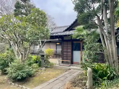臨江寺の{uncategorized: "未分類", other: "その他", undefined: "問題あり", building: "その他建物", grave: "お墓", sacred_gate: "鳥居", guardian: "狛犬", statue: "像", buddha: "仏像", history: "歴史", nature: "自然", garden: "庭園", animal: "動物", pagoda: "塔", temizu: "手水舎", mountain_gate: "山門・神門", sanctuary: "本殿・本堂", subordinate: "末社・摂社", art: "芸術", scenery: "景色", jizo: "地蔵", ema: "絵馬", goshuin: "御朱印", omikuji: "おみくじ", items: "授与品その他", amulet: "お守り", goshuincho: "御朱印帳", eats: "食事", festival: "お祭り", votive_dance: "神楽", shichigosan: "七五三参", wedding: "結婚式", experience: "体験その他", initially: "初詣", around: "周辺", anti_infection: "感染症対策"}