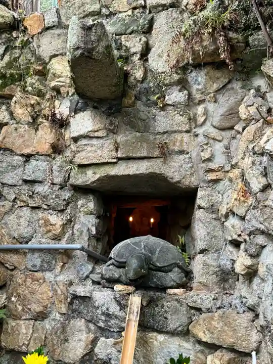 亀の水不動尊・梅香庵(木食寺)跡(京都府)