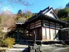 本泉寺の本殿