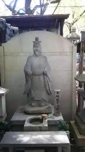 若一神社の像