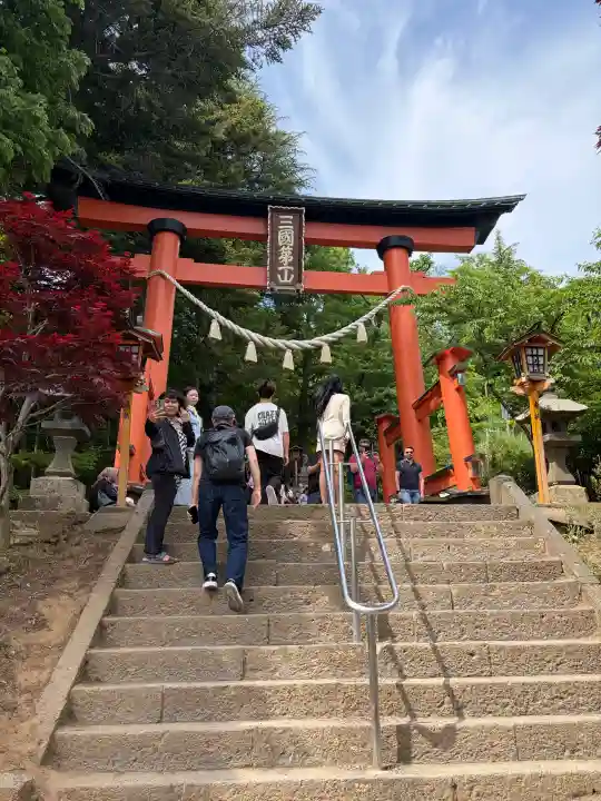 新倉富士浅間神社の{uncategorized: "未分類", other: "その他", undefined: "問題あり", building: "その他建物", grave: "お墓", sacred_gate: "鳥居", guardian: "狛犬", statue: "像", buddha: "仏像", history: "歴史", nature: "自然", garden: "庭園", animal: "動物", pagoda: "塔", temizu: "手水舎", mountain_gate: "山門・神門", sanctuary: "本殿・本堂", subordinate: "末社・摂社", art: "芸術", scenery: "景色", jizo: "地蔵", ema: "絵馬", goshuin: "御朱印", omikuji: "おみくじ", items: "授与品その他", amulet: "お守り", goshuincho: "御朱印帳", eats: "食事", festival: "お祭り", votive_dance: "神楽", shichigosan: "七五三参", wedding: "結婚式", experience: "体験その他", initially: "初詣", around: "周辺", anti_infection: "感染症対策"}