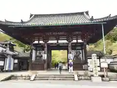 石山寺の山門