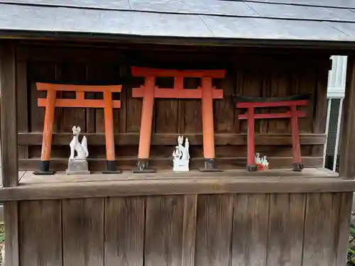 天王坊稲荷神社の末社・摂社