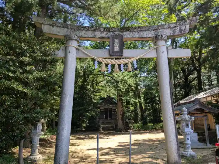 能登神社の{uncategorized: "未分類", other: "その他", undefined: "問題あり", building: "その他建物", grave: "お墓", sacred_gate: "鳥居", guardian: "狛犬", statue: "像", buddha: "仏像", history: "歴史", nature: "自然", garden: "庭園", animal: "動物", pagoda: "塔", temizu: "手水舎", mountain_gate: "山門・神門", sanctuary: "本殿・本堂", subordinate: "末社・摂社", art: "芸術", scenery: "景色", jizo: "地蔵", ema: "絵馬", goshuin: "御朱印", omikuji: "おみくじ", items: "授与品その他", amulet: "お守り", goshuincho: "御朱印帳", eats: "食事", festival: "お祭り", votive_dance: "神楽", shichigosan: "七五三参", wedding: "結婚式", experience: "体験その他", initially: "初詣", around: "周辺", anti_infection: "感染症対策"}