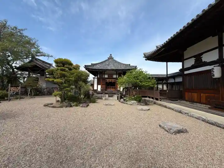 飛鳥寺の{uncategorized: "未分類", other: "その他", undefined: "問題あり", building: "その他建物", grave: "お墓", sacred_gate: "鳥居", guardian: "狛犬", statue: "像", buddha: "仏像", history: "歴史", nature: "自然", garden: "庭園", animal: "動物", pagoda: "塔", temizu: "手水舎", mountain_gate: "山門・神門", sanctuary: "本殿・本堂", subordinate: "末社・摂社", art: "芸術", scenery: "景色", jizo: "地蔵", ema: "絵馬", goshuin: "御朱印", omikuji: "おみくじ", items: "授与品その他", amulet: "お守り", goshuincho: "御朱印帳", eats: "食事", festival: "お祭り", votive_dance: "神楽", shichigosan: "七五三参", wedding: "結婚式", experience: "体験その他", initially: "初詣", around: "周辺", anti_infection: "感染症対策"}