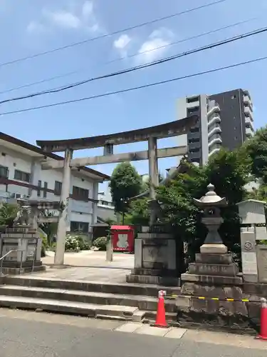 三輪神社の鳥居