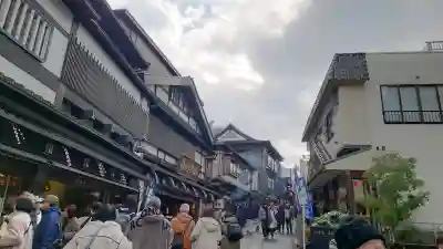 成田山新勝寺の{uncategorized: "未分類", other: "その他", undefined: "問題あり", building: "その他建物", grave: "お墓", sacred_gate: "鳥居", guardian: "狛犬", statue: "像", buddha: "仏像", history: "歴史", nature: "自然", garden: "庭園", animal: "動物", pagoda: "塔", temizu: "手水舎", mountain_gate: "山門・神門", sanctuary: "本殿・本堂", subordinate: "末社・摂社", art: "芸術", scenery: "景色", jizo: "地蔵", ema: "絵馬", goshuin: "御朱印", omikuji: "おみくじ", items: "授与品その他", amulet: "お守り", goshuincho: "御朱印帳", eats: "食事", festival: "お祭り", votive_dance: "神楽", shichigosan: "七五三参", wedding: "結婚式", experience: "体験その他", initially: "初詣", around: "周辺", anti_infection: "感染症対策"}