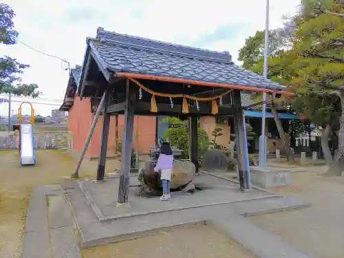 神明社（北方町曽根）の手水舎