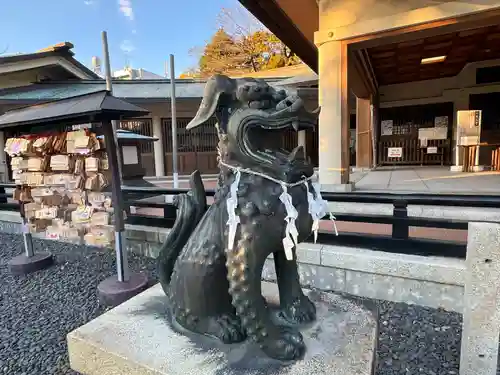 三重縣護國神社の狛犬