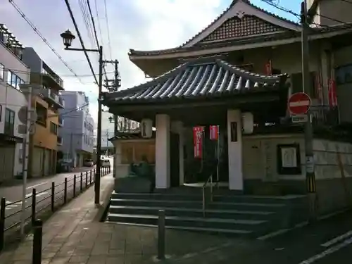 どんどろ大師善福寺の山門