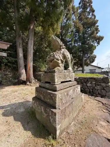眞名井神社の{uncategorized: "未分類", other: "その他", undefined: "問題あり", building: "その他建物", grave: "お墓", sacred_gate: "鳥居", guardian: "狛犬", statue: "像", buddha: "仏像", history: "歴史", nature: "自然", garden: "庭園", animal: "動物", pagoda: "塔", temizu: "手水舎", mountain_gate: "山門・神門", sanctuary: "本殿・本堂", subordinate: "末社・摂社", art: "芸術", scenery: "景色", jizo: "地蔵", ema: "絵馬", goshuin: "御朱印", omikuji: "おみくじ", items: "授与品その他", amulet: "お守り", goshuincho: "御朱印帳", eats: "食事", festival: "お祭り", votive_dance: "神楽", shichigosan: "七五三参", wedding: "結婚式", experience: "体験その他", initially: "初詣", around: "周辺", anti_infection: "感染症対策"}
