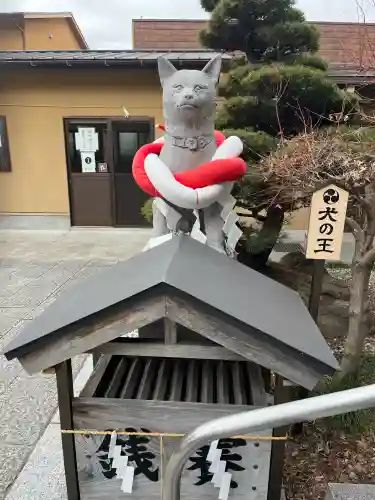 伊奴神社の{uncategorized: "未分類", other: "その他", undefined: "問題あり", building: "その他建物", grave: "お墓", sacred_gate: "鳥居", guardian: "狛犬", statue: "像", buddha: "仏像", history: "歴史", nature: "自然", garden: "庭園", animal: "動物", pagoda: "塔", temizu: "手水舎", mountain_gate: "山門・神門", sanctuary: "本殿・本堂", subordinate: "末社・摂社", art: "芸術", scenery: "景色", jizo: "地蔵", ema: "絵馬", goshuin: "御朱印", omikuji: "おみくじ", items: "授与品その他", amulet: "お守り", goshuincho: "御朱印帳", eats: "食事", festival: "お祭り", votive_dance: "神楽", shichigosan: "七五三参", wedding: "結婚式", experience: "体験その他", initially: "初詣", around: "周辺", anti_infection: "感染症対策"}