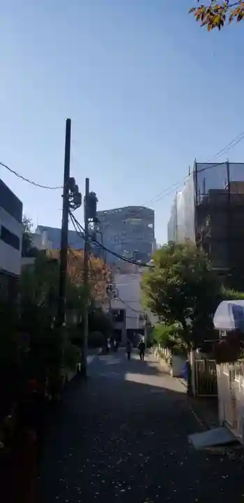 穏田神社の周辺