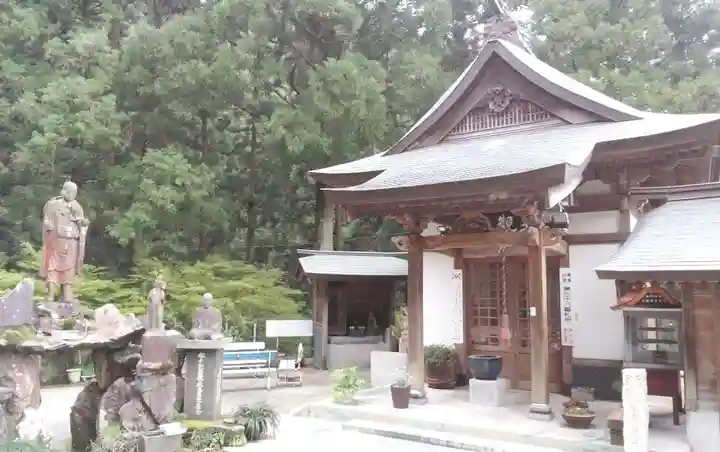 丸尾観音堂の本殿・本堂