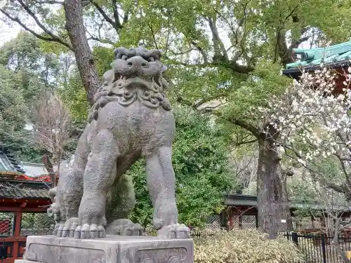 根津神社の{uncategorized: "未分類", other: "その他", undefined: "問題あり", building: "その他建物", grave: "お墓", sacred_gate: "鳥居", guardian: "狛犬", statue: "像", buddha: "仏像", history: "歴史", nature: "自然", garden: "庭園", animal: "動物", pagoda: "塔", temizu: "手水舎", mountain_gate: "山門・神門", sanctuary: "本殿・本堂", subordinate: "末社・摂社", art: "芸術", scenery: "景色", jizo: "地蔵", ema: "絵馬", goshuin: "御朱印", omikuji: "おみくじ", items: "授与品その他", amulet: "お守り", goshuincho: "御朱印帳", eats: "食事", festival: "お祭り", votive_dance: "神楽", shichigosan: "七五三参", wedding: "結婚式", experience: "体験その他", initially: "初詣", around: "周辺", anti_infection: "感染症対策"}