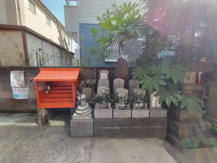 豊受稲荷本宮の末社・摂社