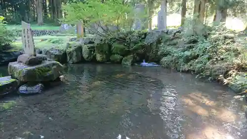 八海神社の庭園