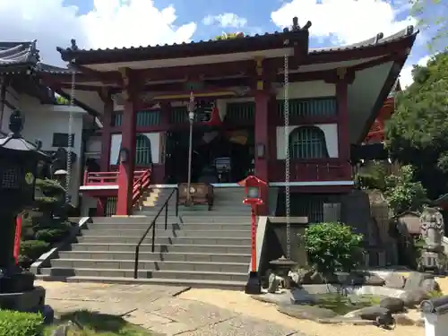 放生寺の本殿・本堂