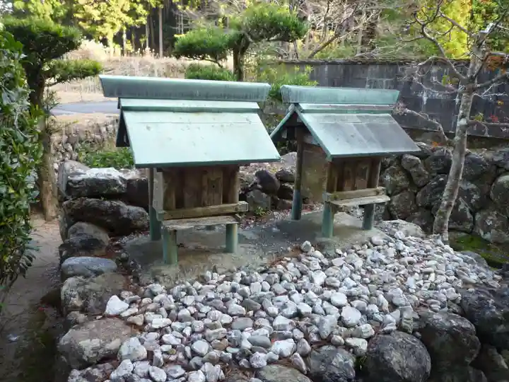 東明院の末社・摂社