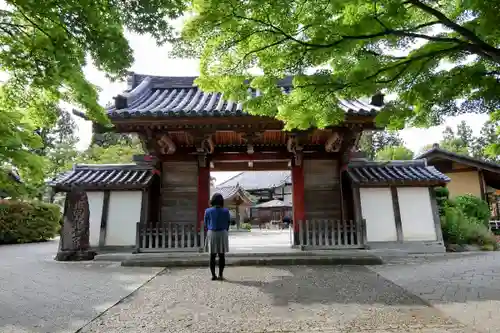 稱念寺の山門・神門