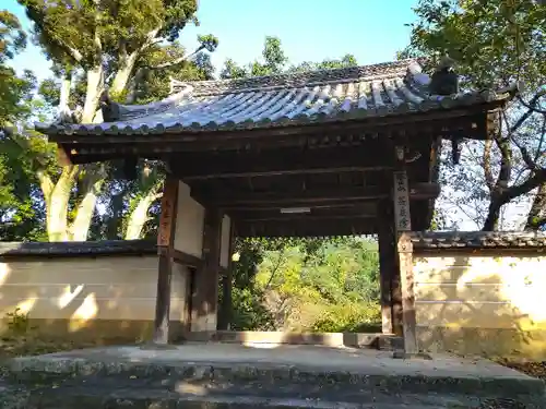 長岳寺の山門