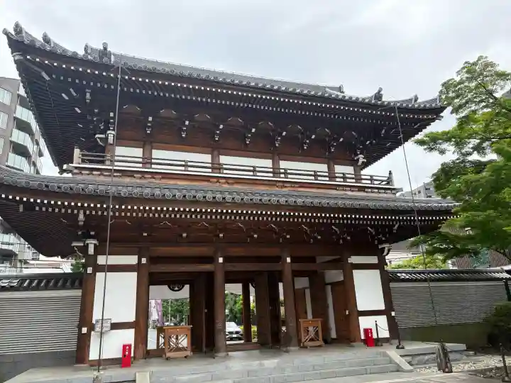 伝通院の{uncategorized: "未分類", other: "その他", undefined: "問題あり", building: "その他建物", grave: "お墓", sacred_gate: "鳥居", guardian: "狛犬", statue: "像", buddha: "仏像", history: "歴史", nature: "自然", garden: "庭園", animal: "動物", pagoda: "塔", temizu: "手水舎", mountain_gate: "山門・神門", sanctuary: "本殿・本堂", subordinate: "末社・摂社", art: "芸術", scenery: "景色", jizo: "地蔵", ema: "絵馬", goshuin: "御朱印", omikuji: "おみくじ", items: "授与品その他", amulet: "お守り", goshuincho: "御朱印帳", eats: "食事", festival: "お祭り", votive_dance: "神楽", shichigosan: "七五三参", wedding: "結婚式", experience: "体験その他", initially: "初詣", around: "周辺", anti_infection: "感染症対策"}