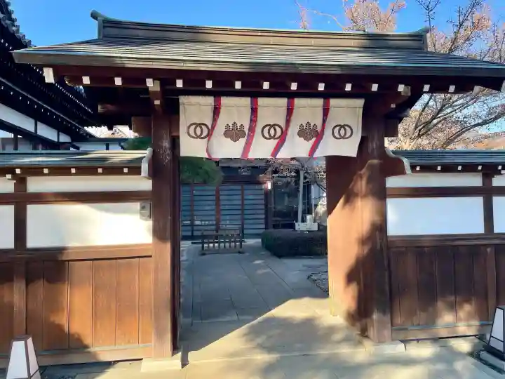 尊勝院の{uncategorized: "未分類", other: "その他", undefined: "問題あり", building: "その他建物", grave: "お墓", sacred_gate: "鳥居", guardian: "狛犬", statue: "像", buddha: "仏像", history: "歴史", nature: "自然", garden: "庭園", animal: "動物", pagoda: "塔", temizu: "手水舎", mountain_gate: "山門・神門", sanctuary: "本殿・本堂", subordinate: "末社・摂社", art: "芸術", scenery: "景色", jizo: "地蔵", ema: "絵馬", goshuin: "御朱印", omikuji: "おみくじ", items: "授与品その他", amulet: "お守り", goshuincho: "御朱印帳", eats: "食事", festival: "お祭り", votive_dance: "神楽", shichigosan: "七五三参", wedding: "結婚式", experience: "体験その他", initially: "初詣", around: "周辺", anti_infection: "感染症対策"}