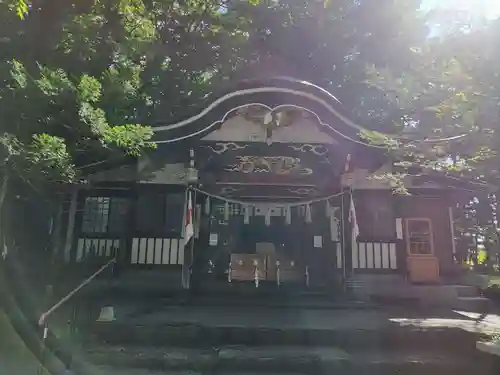 新屋山神社の本殿