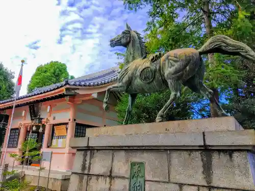 大神神社（花池）の狛犬