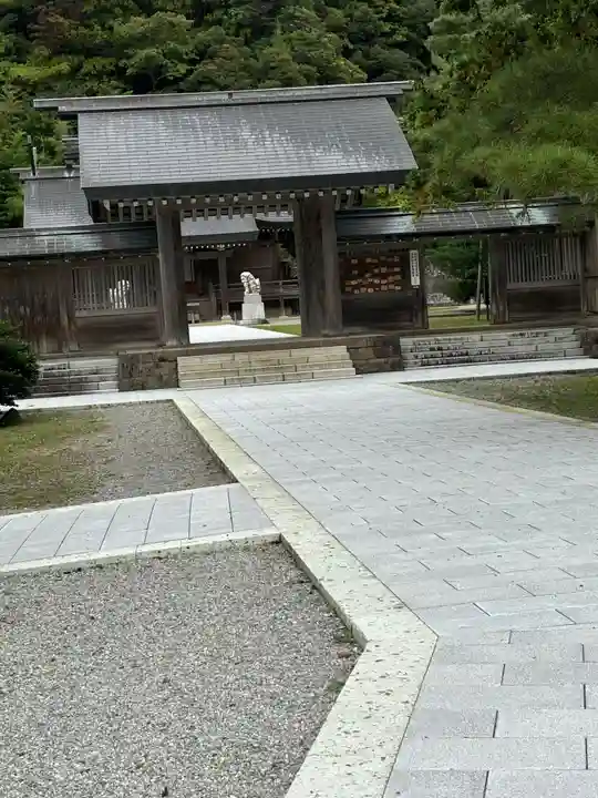 真野宮の山門・神門
