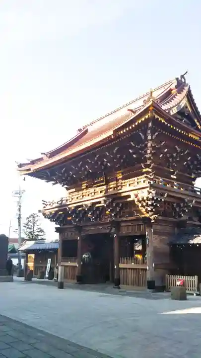 西新井大師総持寺の山門・神門