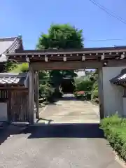 瀬辺了泉寺の山門