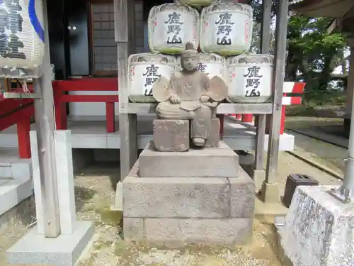 人見神社の像