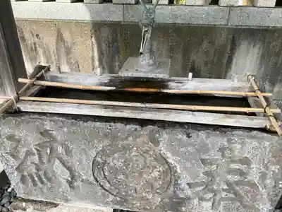 諏訪神社の手水舎