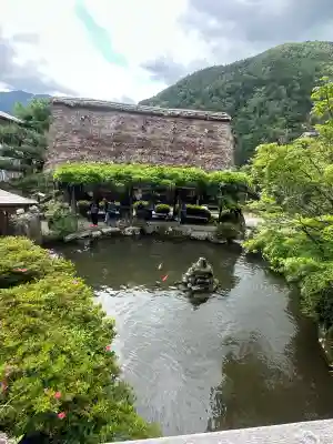 高椅神社の{uncategorized: "未分類", other: "その他", undefined: "問題あり", building: "その他建物", grave: "お墓", sacred_gate: "鳥居", guardian: "狛犬", statue: "像", buddha: "仏像", history: "歴史", nature: "自然", garden: "庭園", animal: "動物", pagoda: "塔", temizu: "手水舎", mountain_gate: "山門・神門", sanctuary: "本殿・本堂", subordinate: "末社・摂社", art: "芸術", scenery: "景色", jizo: "地蔵", ema: "絵馬", goshuin: "御朱印", omikuji: "おみくじ", items: "授与品その他", amulet: "お守り", goshuincho: "御朱印帳", eats: "食事", festival: "お祭り", votive_dance: "神楽", shichigosan: "七五三参", wedding: "結婚式", experience: "体験その他", initially: "初詣", around: "周辺", anti_infection: "感染症対策"}