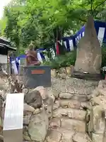 安居神社の像